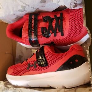 UNDER Armour Red kids Sneakers size 3y